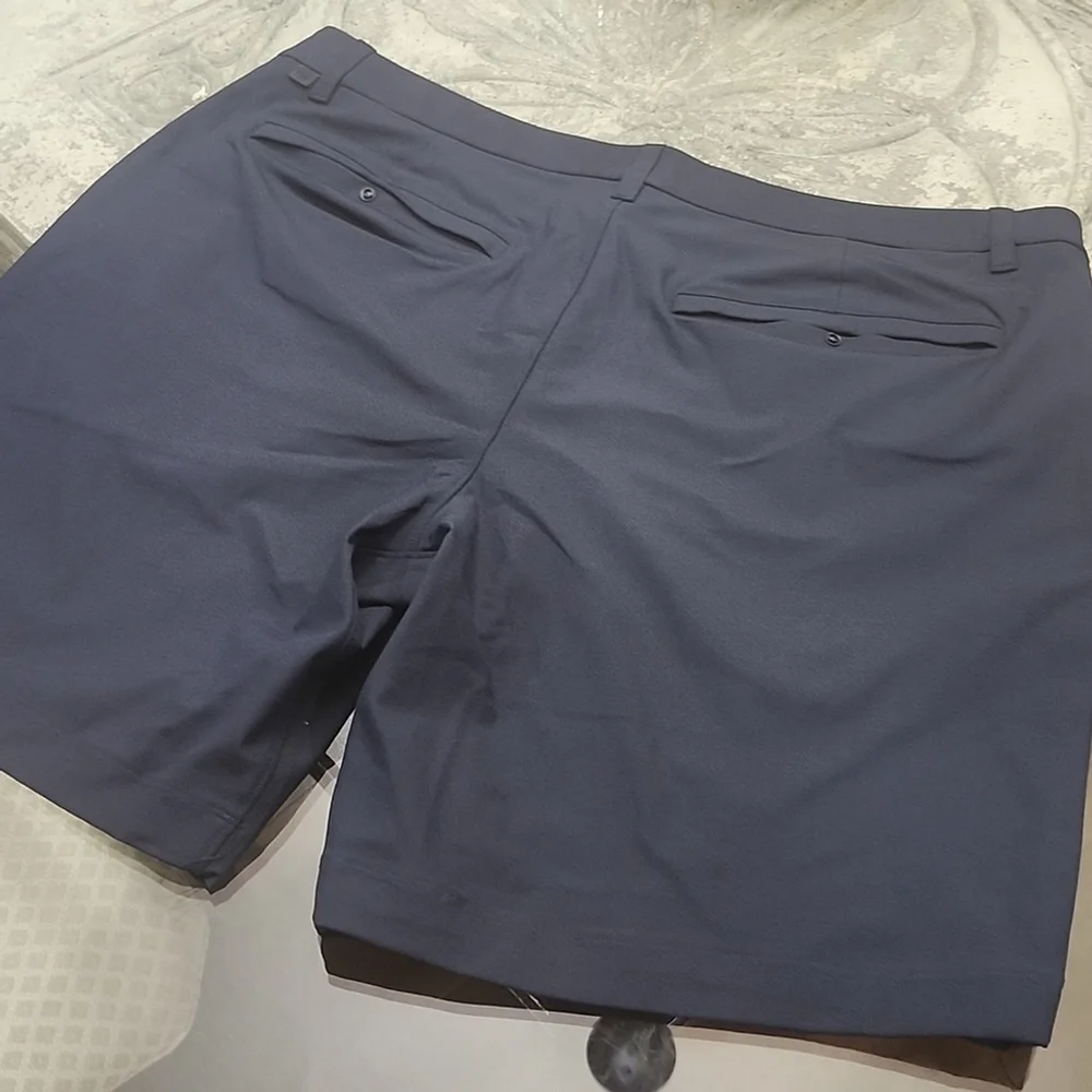 Lululemon Men's ABC Classic-Fit Short 9